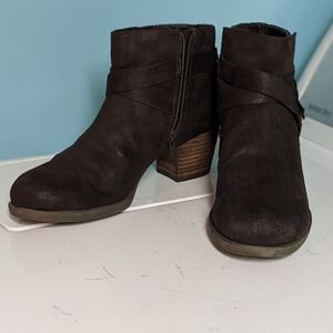 Crown Vintage Dark Brown Heeled Ankle Boots Size 8.5